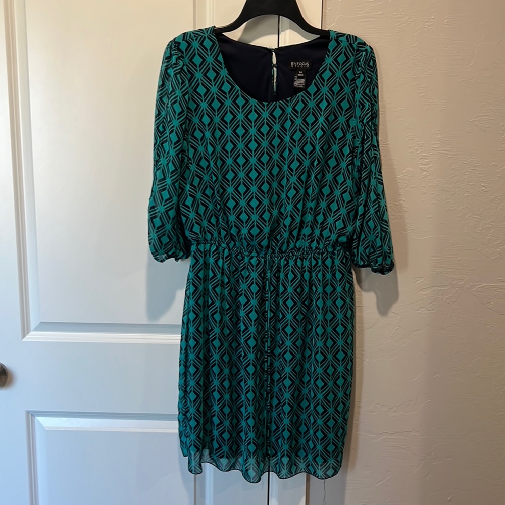 Women’s dress with tie string